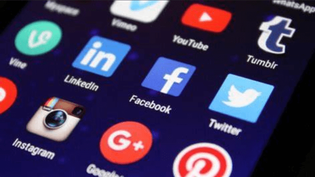 How to make Twitter private?
